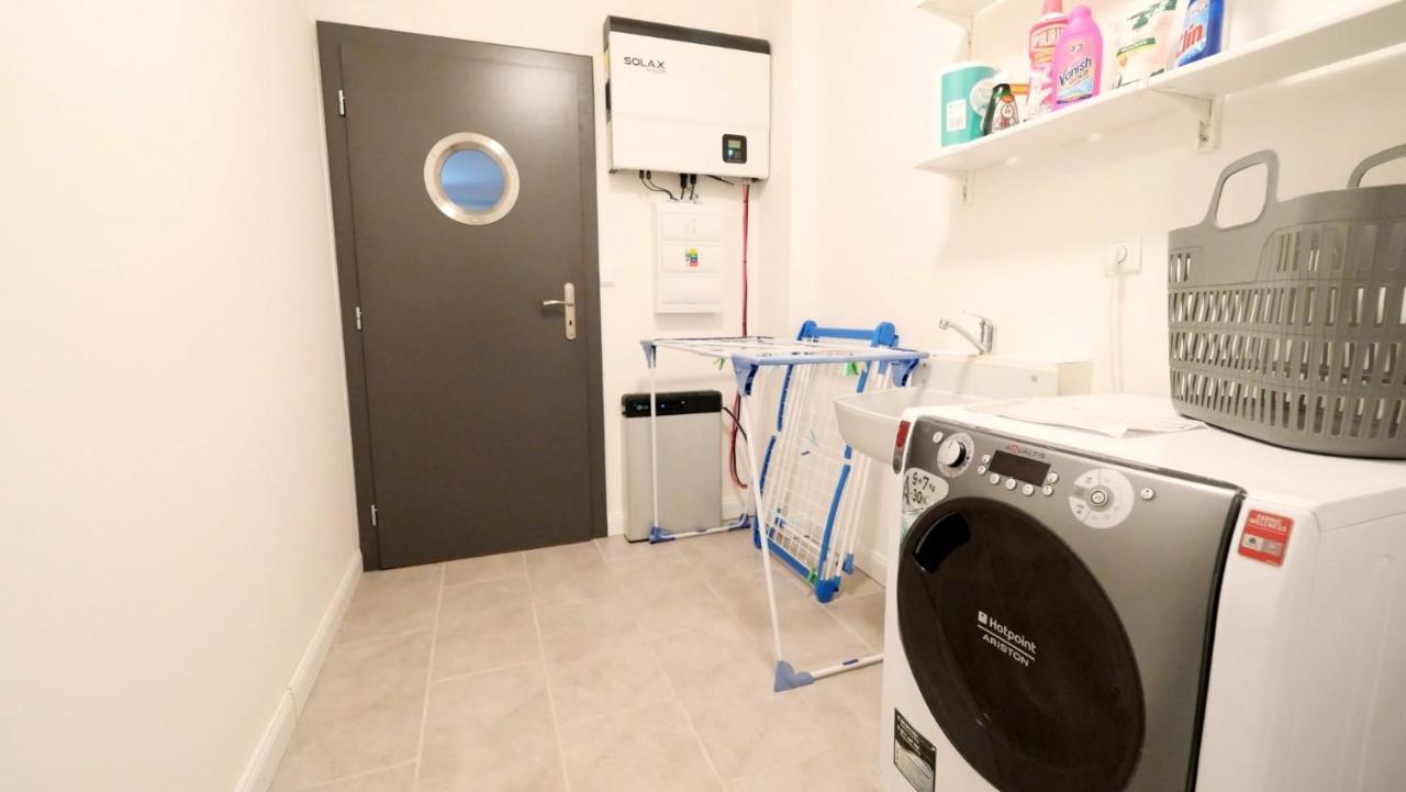 فيلا Liptovský Mikulášفي Apartmanovy Dom S Virivkou, Pod Secnom, Liptovsky Jan المظهر الخارجي الصورة