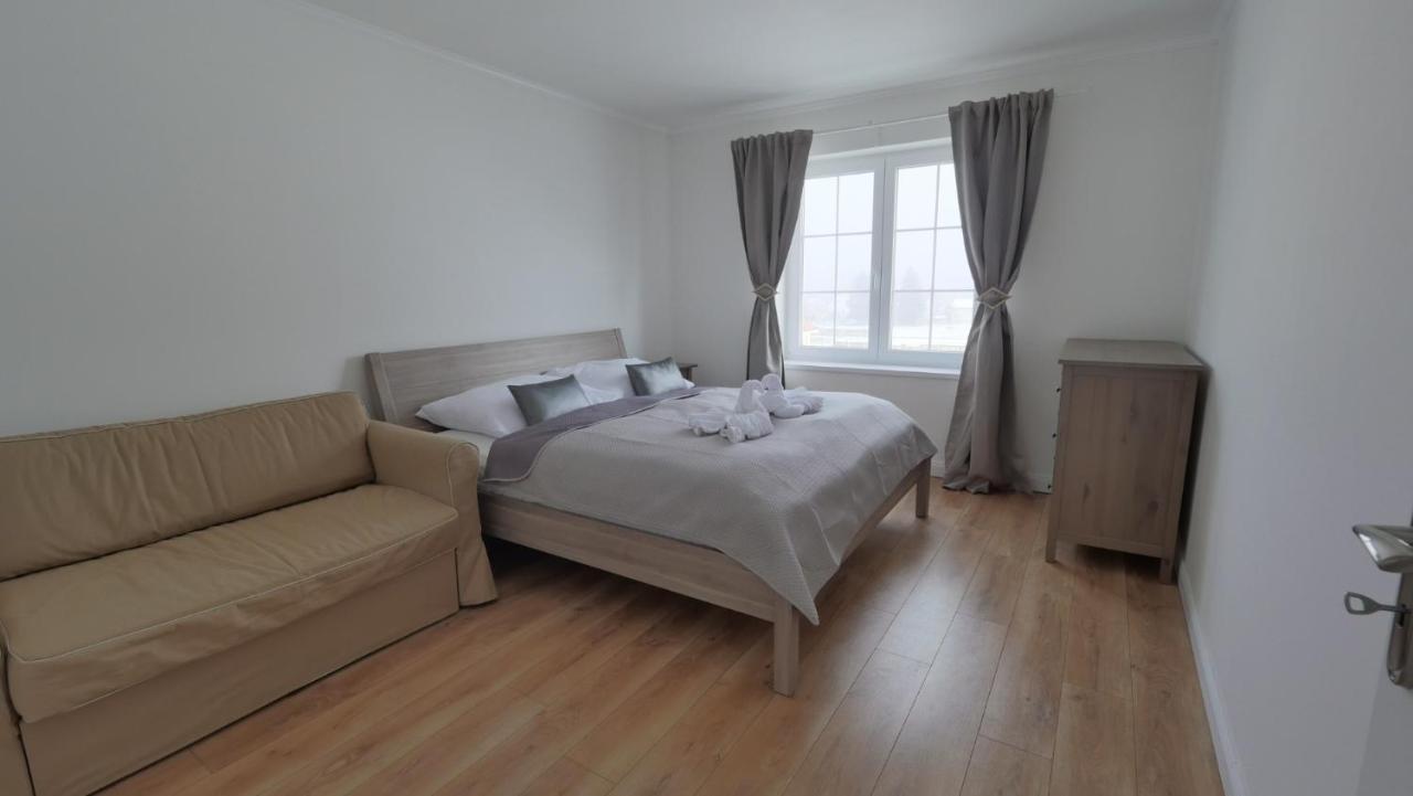 فيلا Liptovský Mikulášفي Apartmanovy Dom S Virivkou, Pod Secnom, Liptovsky Jan المظهر الخارجي الصورة