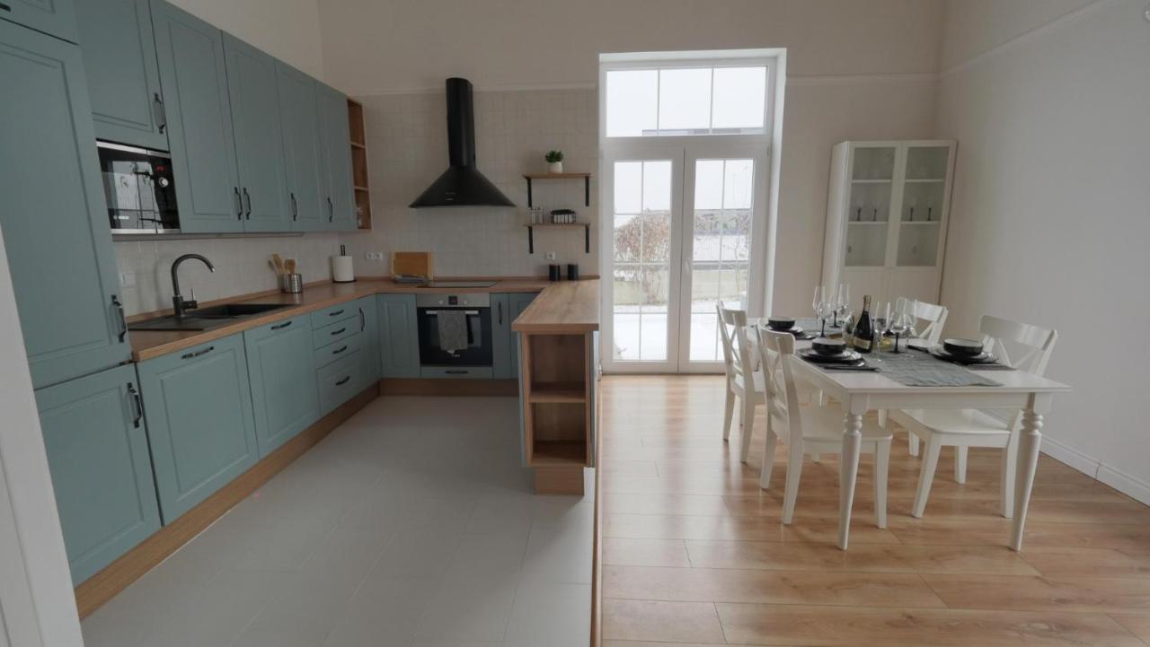 فيلا Liptovský Mikulášفي Apartmanovy Dom S Virivkou, Pod Secnom, Liptovsky Jan المظهر الخارجي الصورة