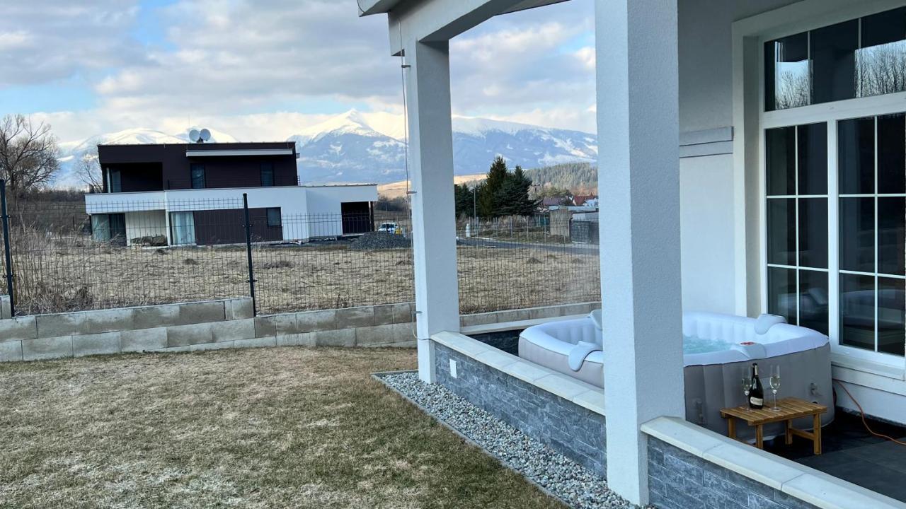فيلا Liptovský Mikulášفي Apartmanovy Dom S Virivkou, Pod Secnom, Liptovsky Jan المظهر الخارجي الصورة