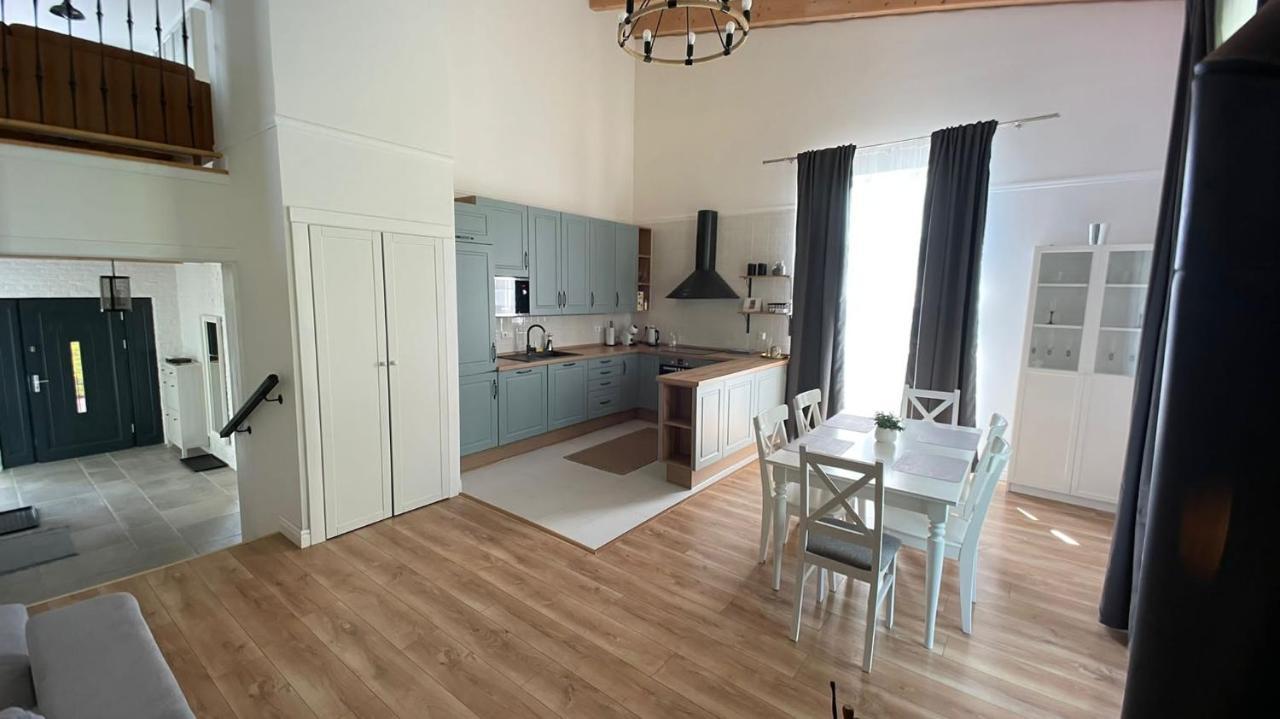فيلا Liptovský Mikulášفي Apartmanovy Dom S Virivkou, Pod Secnom, Liptovsky Jan المظهر الخارجي الصورة